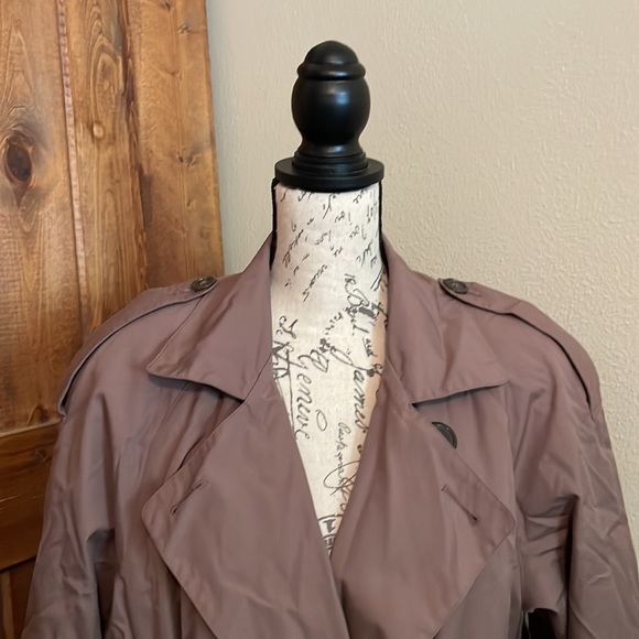 Vintage Oversized Trench Coat - Picture 3 of 11